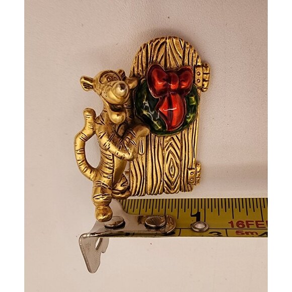 Vintage Disney Tigger Christmas Door Pin Brooch - Picture 5 of 5